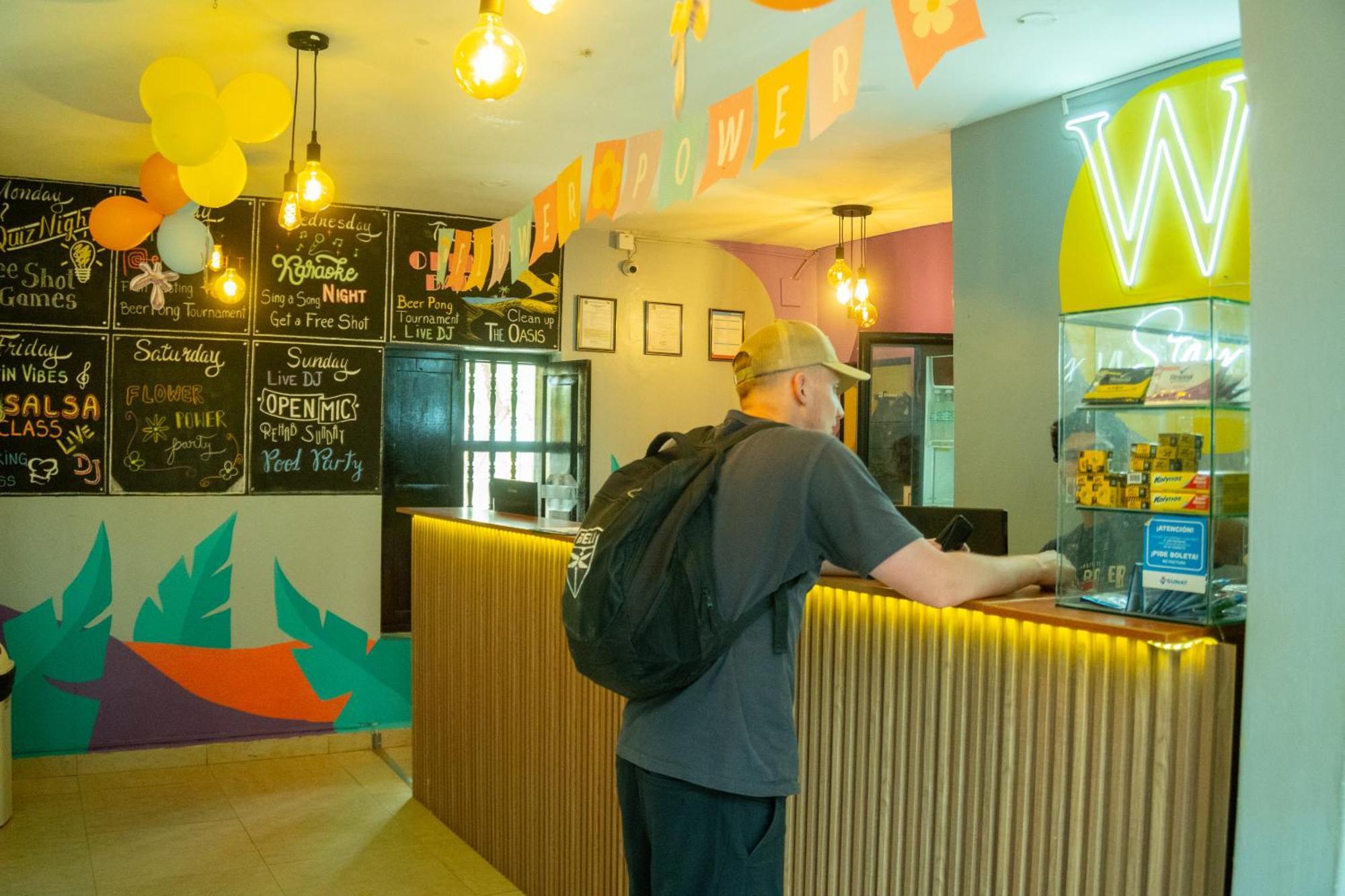Wild Rover Huacachina イカ エクステリア 写真